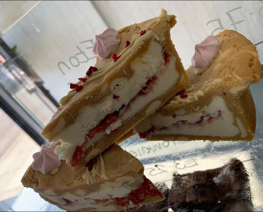 Eton Mess Cookie pie